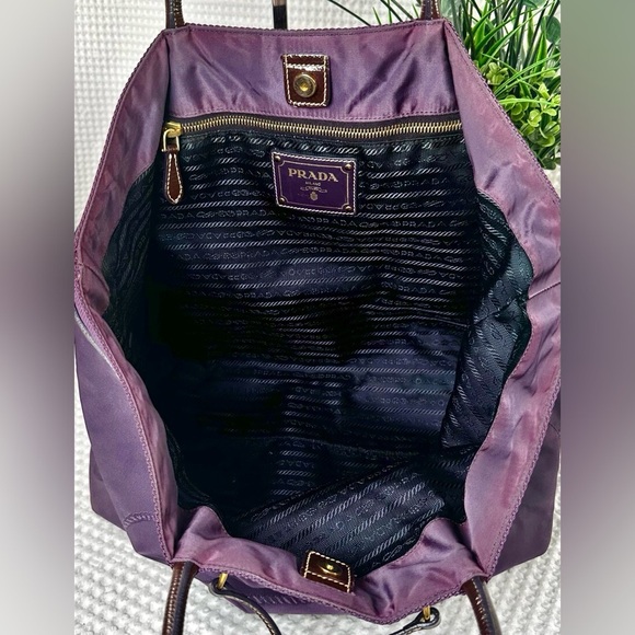 💜Prada Nylon Tessuto Tote in Purple - Picture 10 of 15